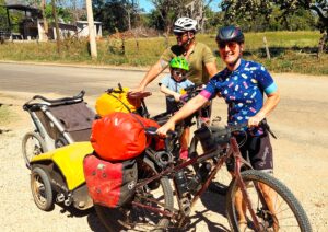Mehr über den Artikel erfahren Family bikepacking Costa Rica